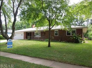 208 Cambridge Dr, Normal, IL 61761