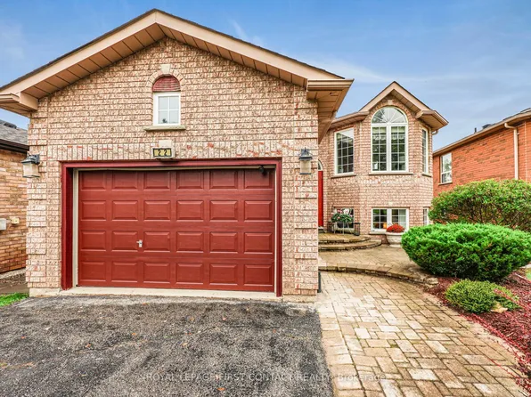 22 Logan Ct, Barrie, ON L4N 8G9