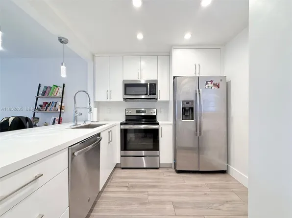 7722 Camino Real APT 317, Miami, FL 33143