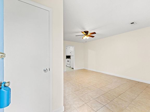 4th image of 1019 Bay Rd.