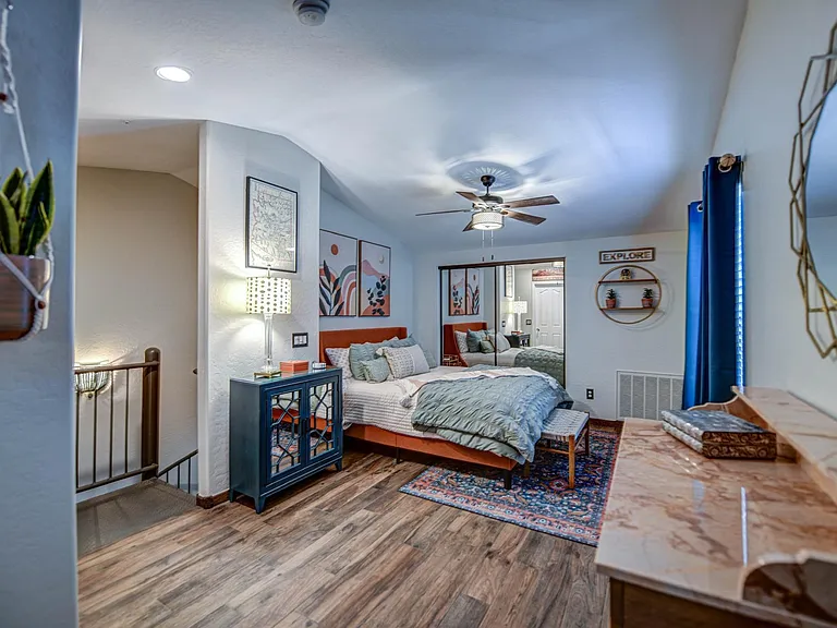 426 N Alder St — Photo 31
