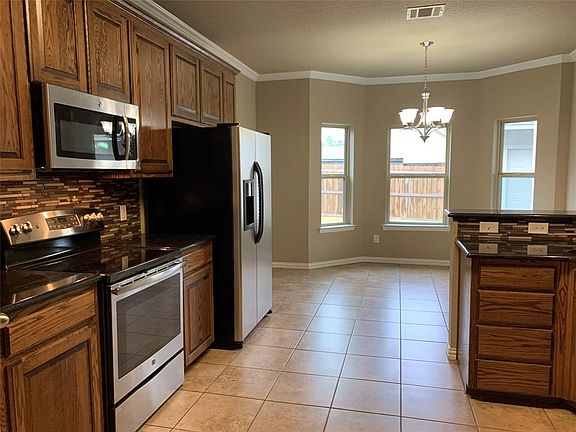 3rd image of 1606 Belle Plain Dr