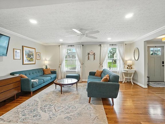 2nd image of 850 Hacienda Ct