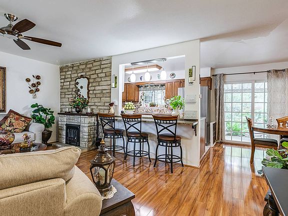 4th image of 5543 Knoll Krest Dr