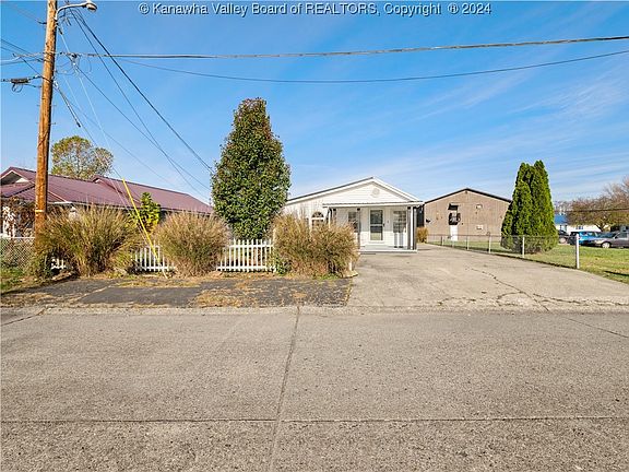 2nd image of 114 6th Ave N