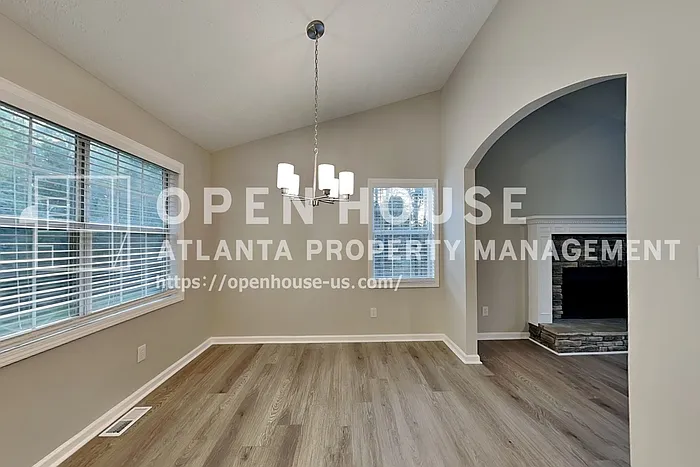6161 Longwood Chase — Photo 8