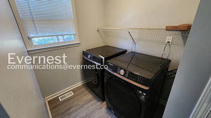 345 Bomar Ln — Photo 16
