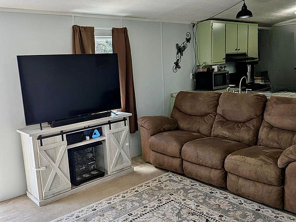 2nd image of 1535 Bayview Dr