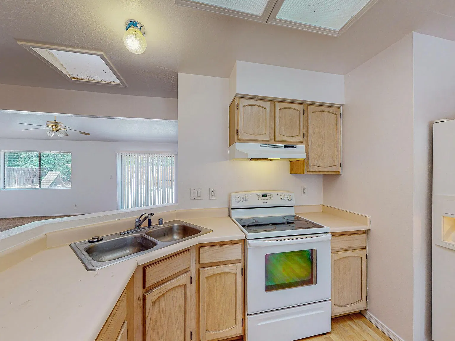 3 bed, 1371 sqft, $1,800 — Photo 4