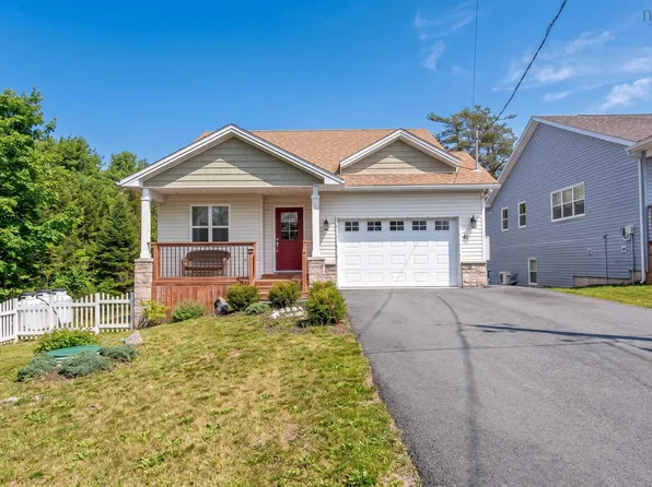 41 Wineberry Way, Halifax, NS B4E 0S5