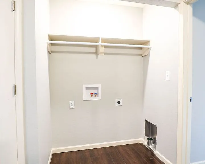600 E Harrison St — Photo 22