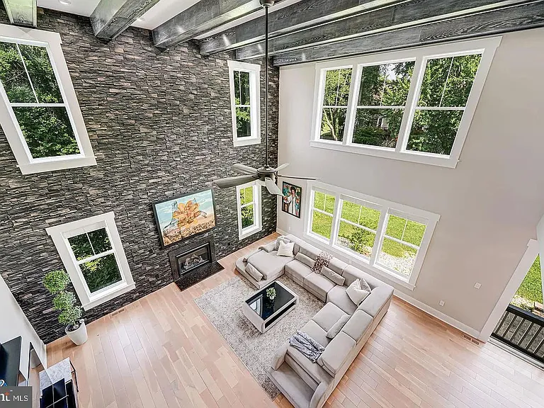9908 Blake Ln — Photo 8
