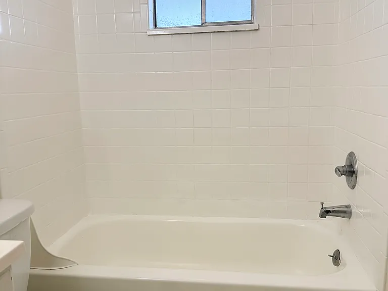 The Cove Apartments — Photo 7