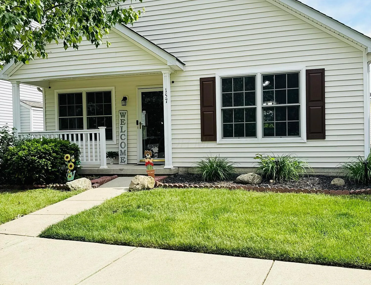 3 bed, 2.0 bath, 1197 sqft, $2,000 — Photo 1