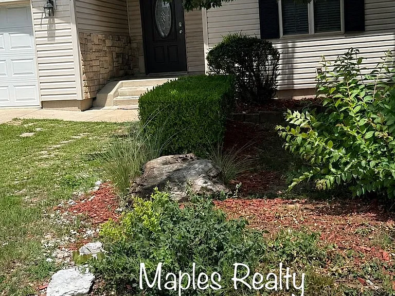 141 Scotch Pine Ct — Photo 1