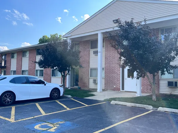 703 E Fullerton Ave APT 210, Glendale Heights, IL 60139