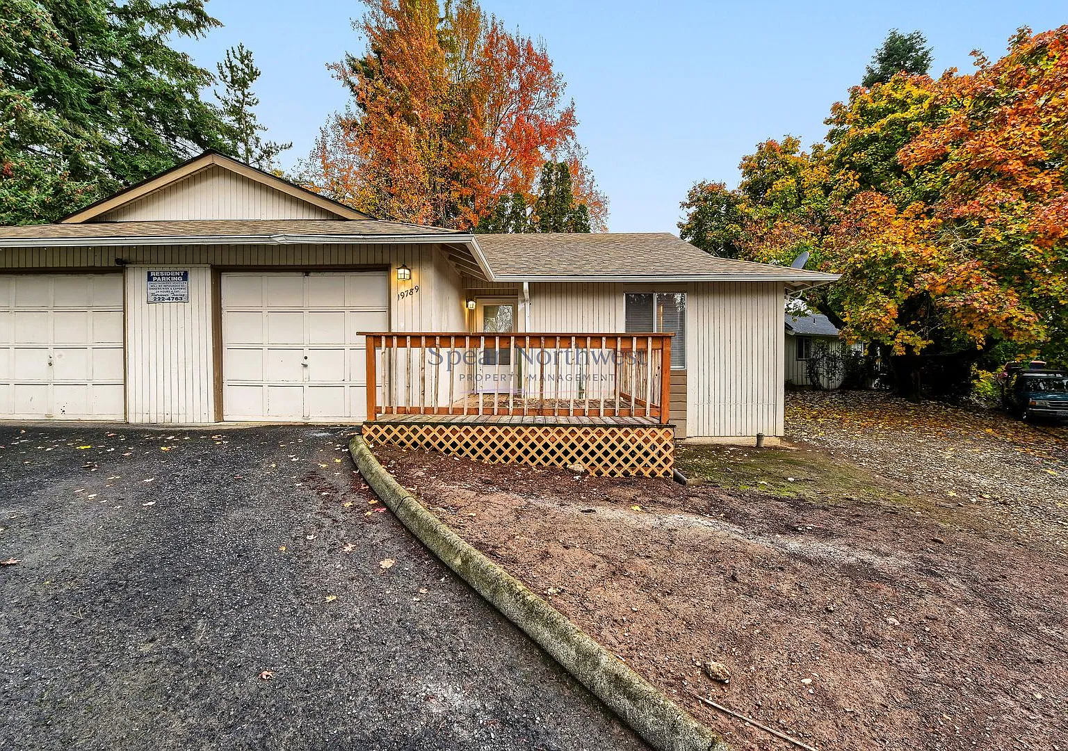 Updated Single-Level 2 Bedroom | 2 Full Bathrooms | Attached Garage - East Tualatin — Photo 2