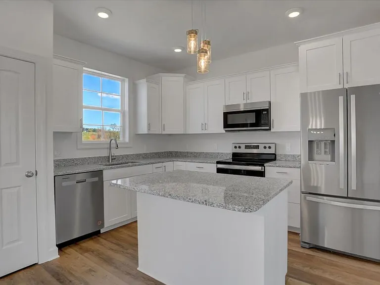 12435-12441 Jackson Ave — Photo 12