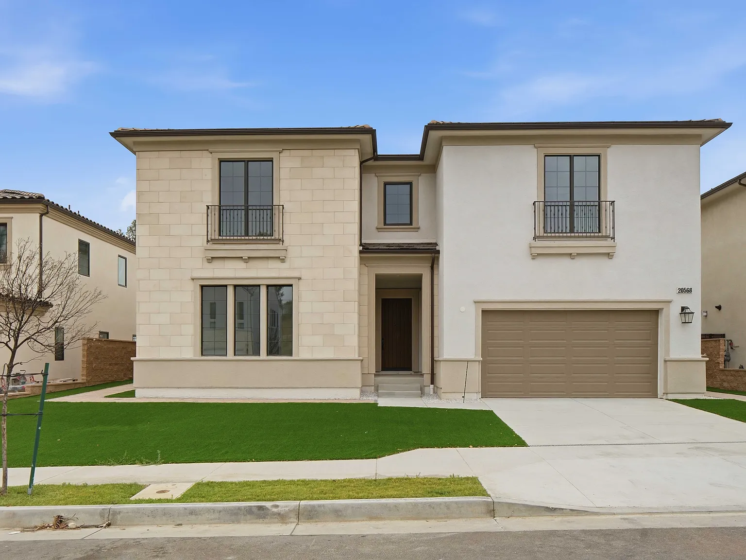 5 bed, 4.5 bath, 6314 sqft, $11,300 — Photo 4