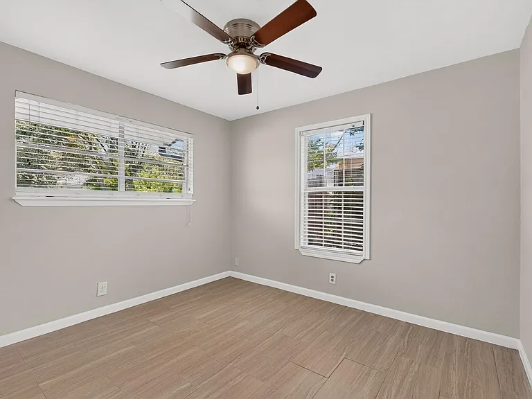 2307 Galway St — Photo 26