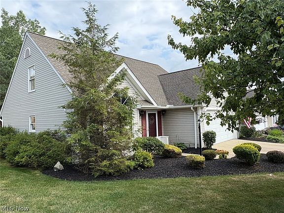 5th image of 581 Thornberry Ln