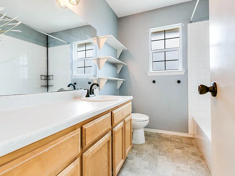 1221 Elmo Ln — Photo 19