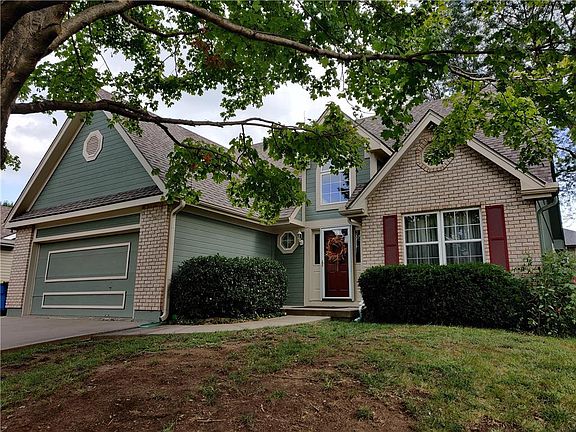 2nd image of 821 Black Oak Dr