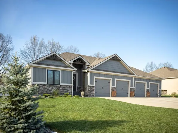 409 NW Rust Ct, Grain Valley, MO 64029