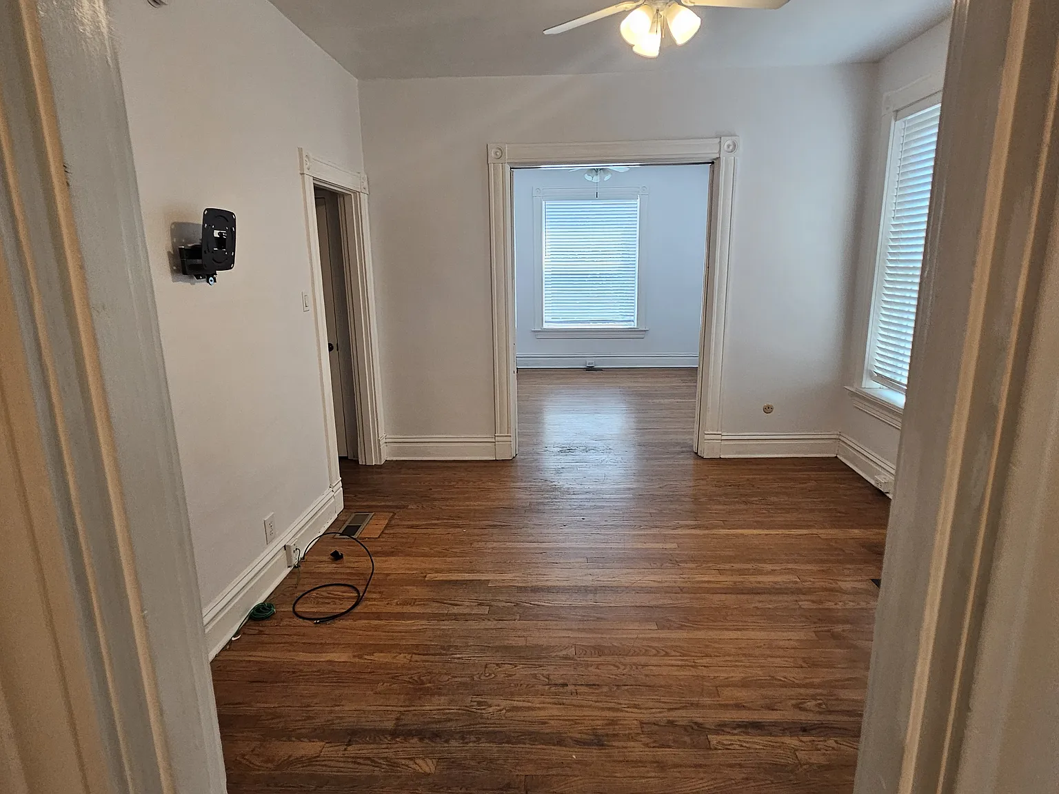 1 bed, 700 sqft, $900 — Photo 2