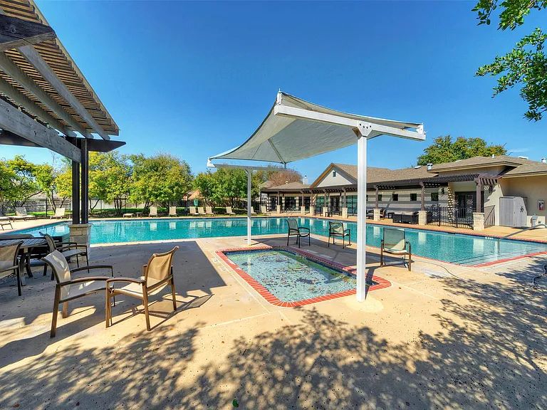 601 Indian Run Dr — Photo 36