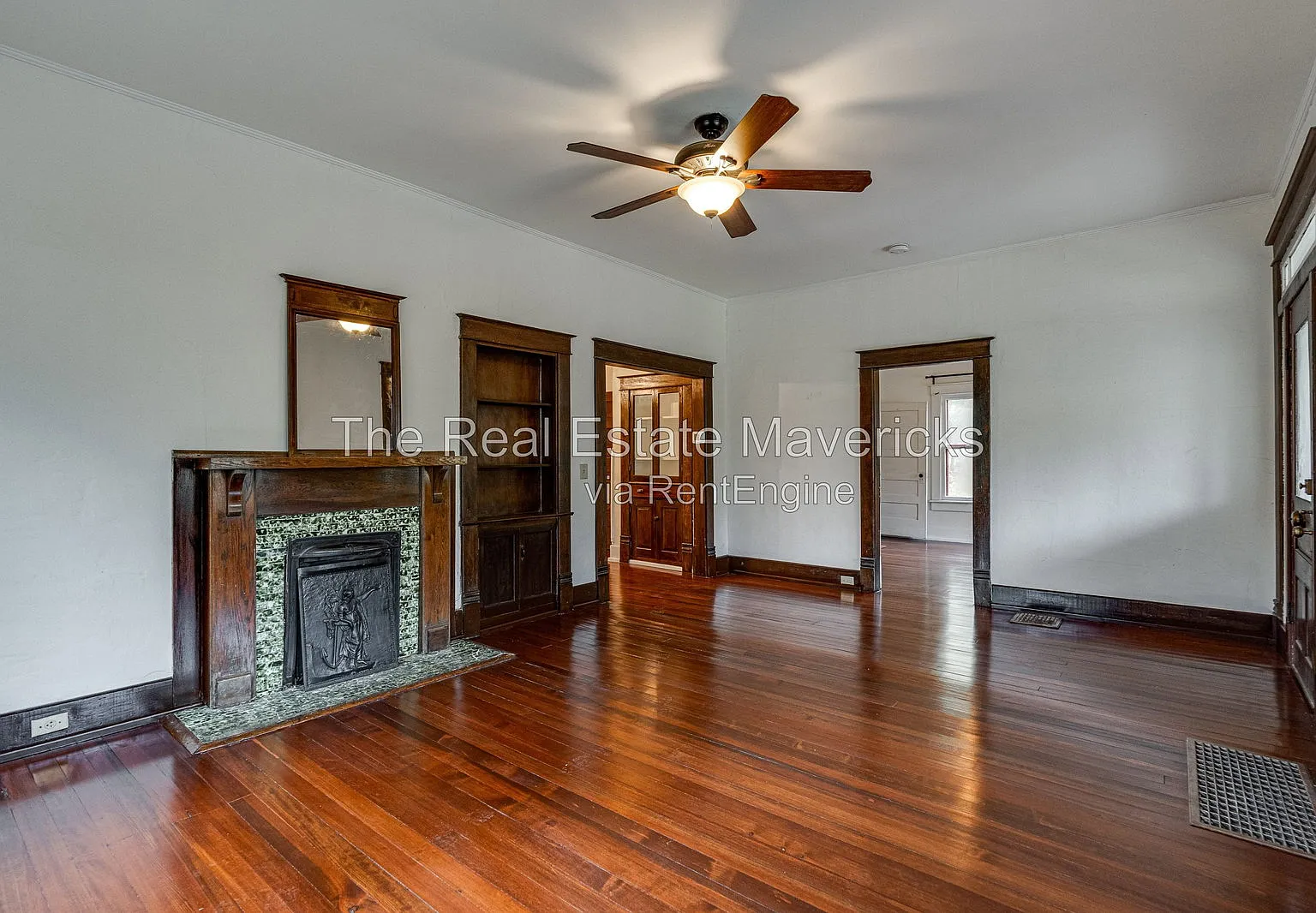 3 bed, 2.0 bath, 1316 sqft, $2,300 — Photo 4