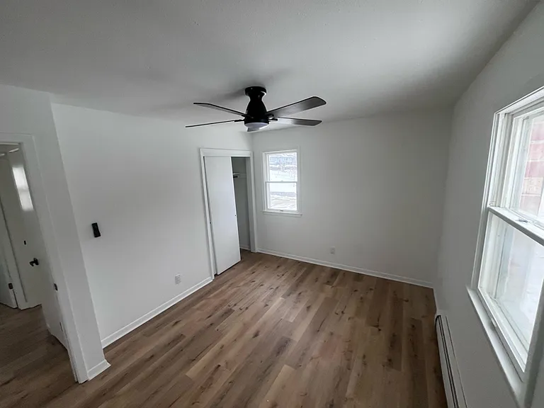 704 E 14th St #4 — Photo 3