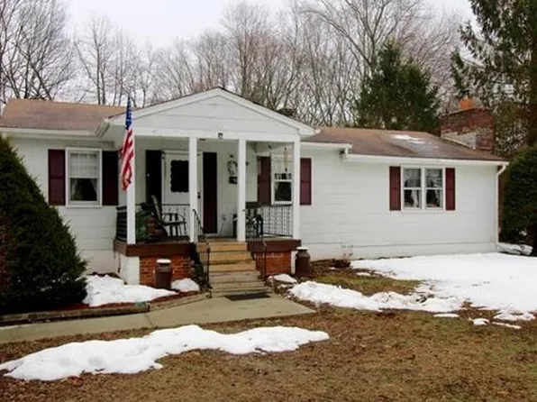 8 Old Town Rd, Shawangunk, NY 12566