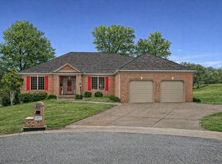 8911 Blackstone Dr, Newburgh, IN 47630