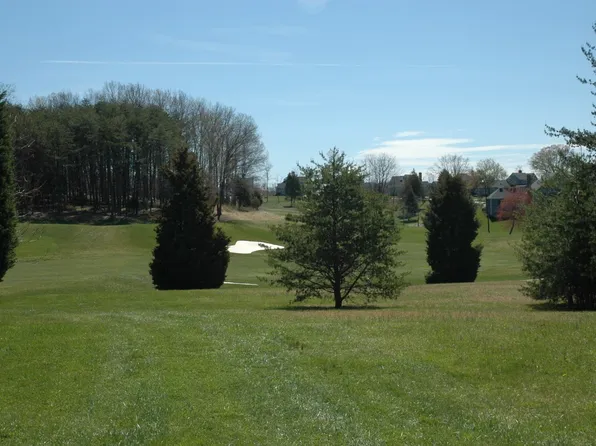 175 Cross Harbor Dr, Penhook, VA 24137