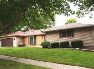 1001 Cherry Dr, Geneseo, IL 61254