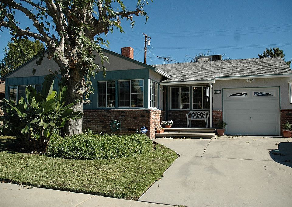 1st image of 7504 Amestoy Ave