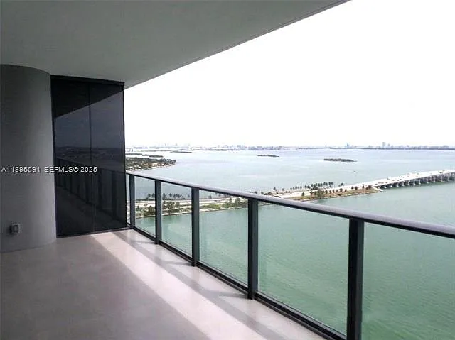 1 bed, 1.5 bath, $5,800 — Photo 2