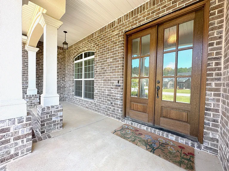 410 Stonegate Trl — Photo 4