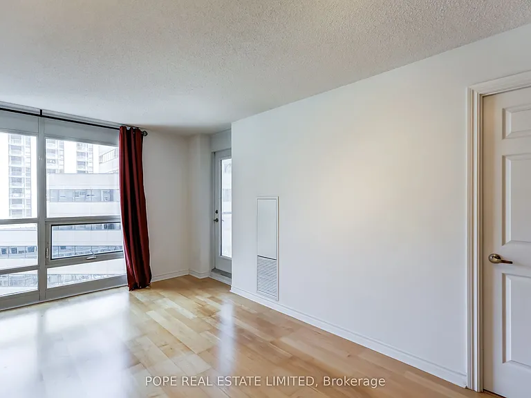 763 Bay St #713 — Photo 9