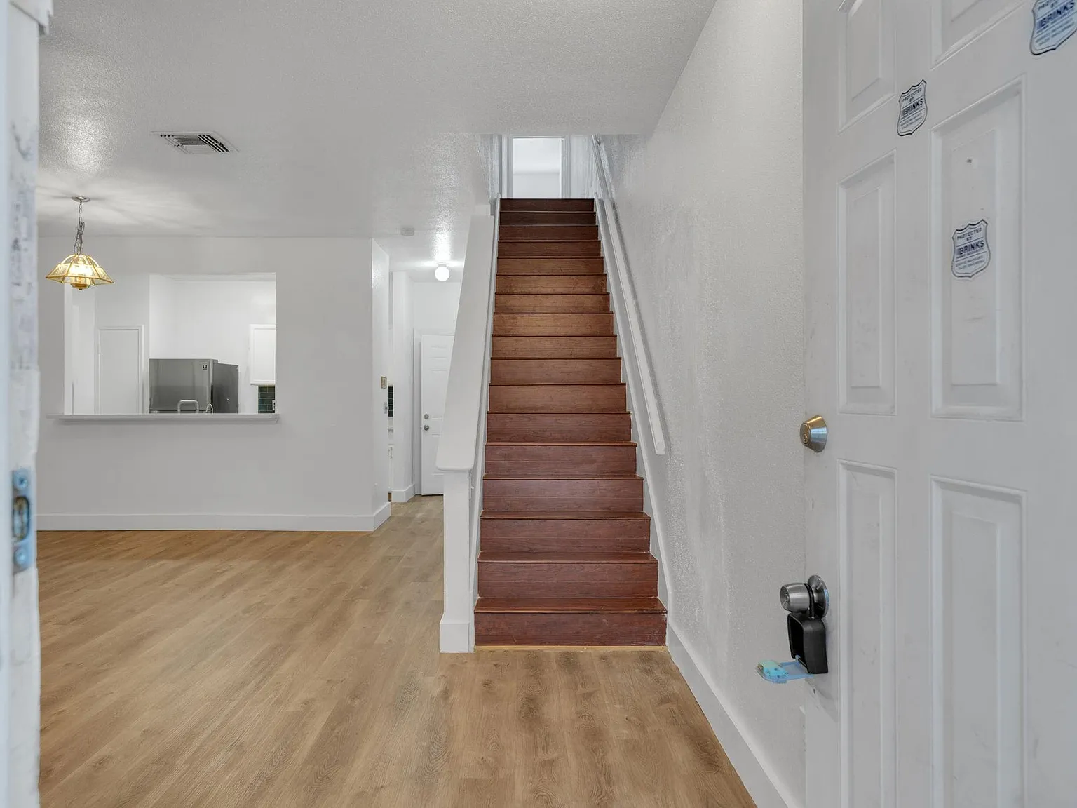 2 bed, 2.5 bath, 1640 sqft, $1,750 — Photo 4