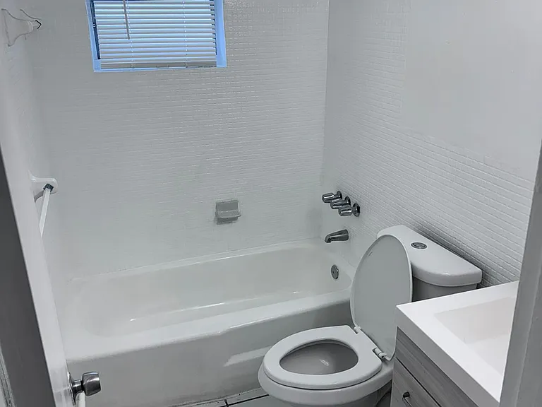13725 NE 3rd Ct #P07 — Photo 6