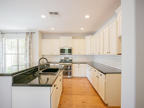 4th image of 20371 W Thayer St