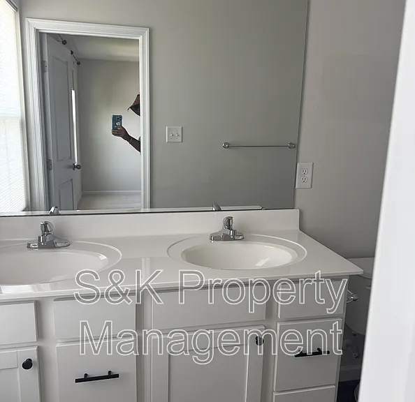112 Overstreet Ct — Photo 6