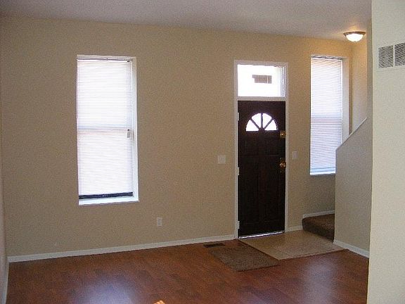 4th image of 2255 Shenandoah Ave #C