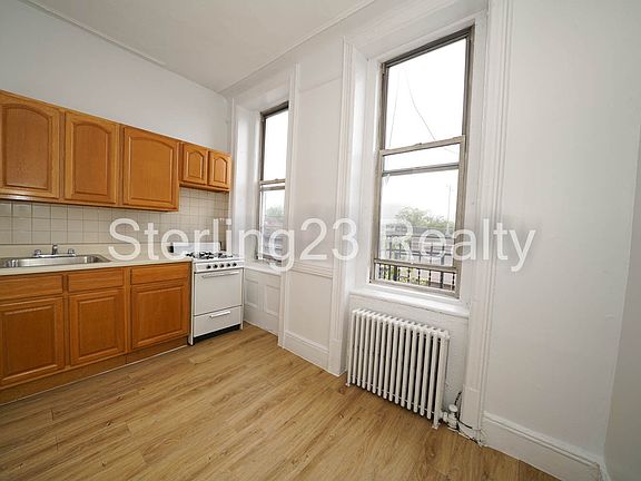 5th image of 26-10 Hoyt Ave S #3FF