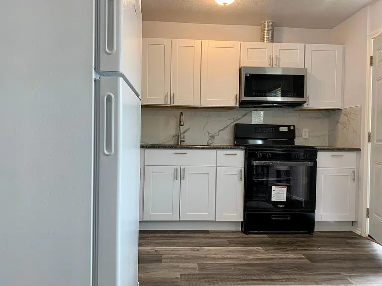 305 Thomas St #7 — Photo 18