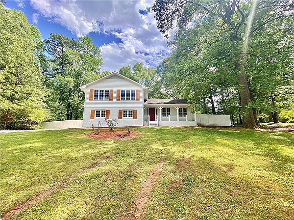 5th image of 317 Foxfire Dr SW