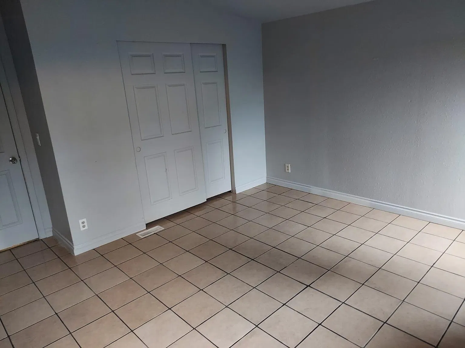 1674 Dogwood St — Photo 3
