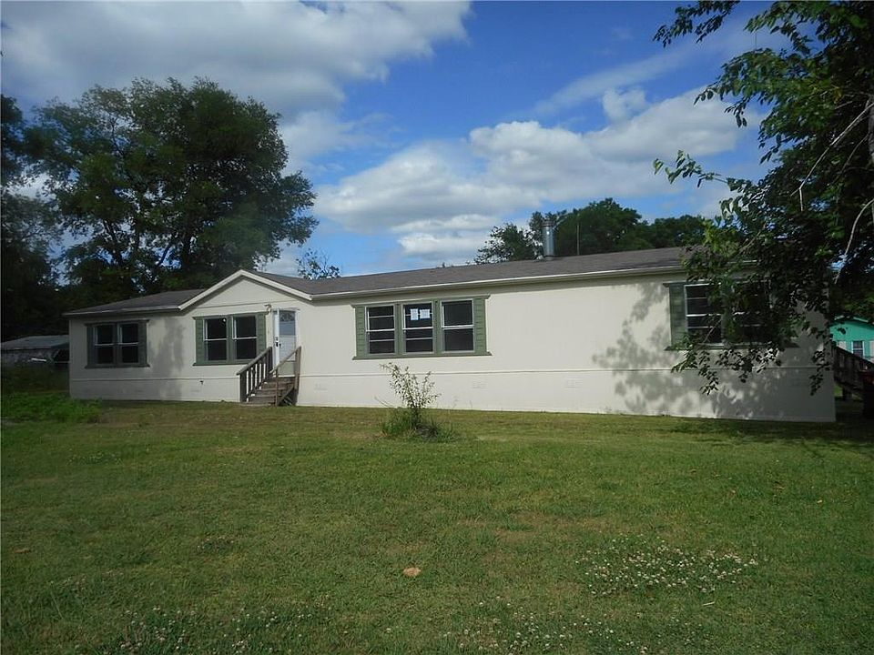 1st image of 604 Dockins St